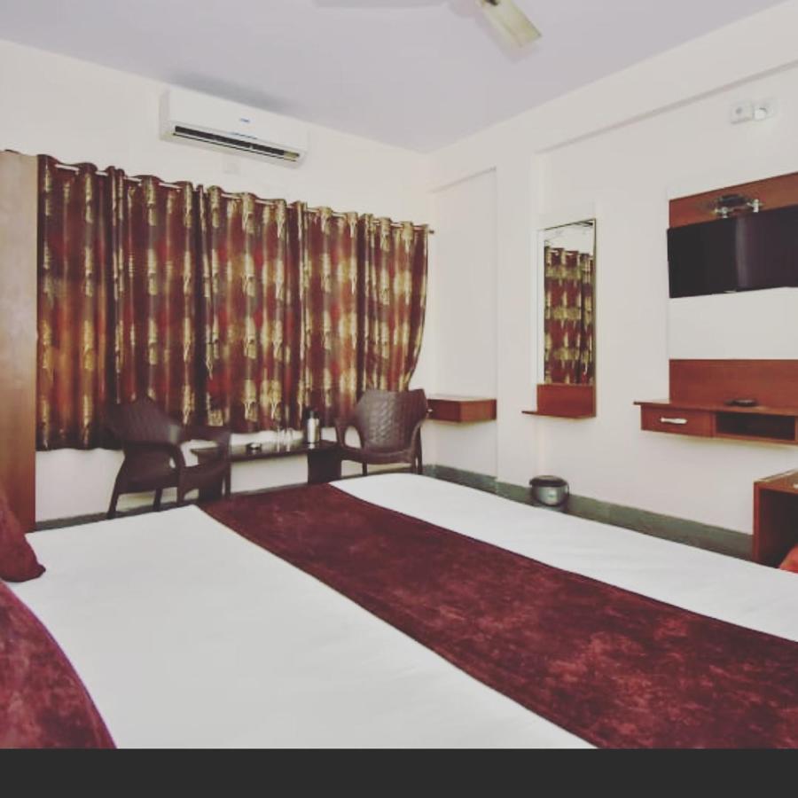 Hotel Vaidehi อุเดเปอร์ ภายนอก รูปภาพ