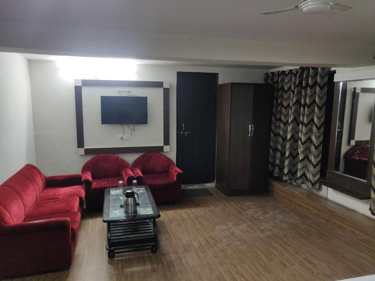 Hotel Vaidehi อุเดเปอร์ ภายนอก รูปภาพ
